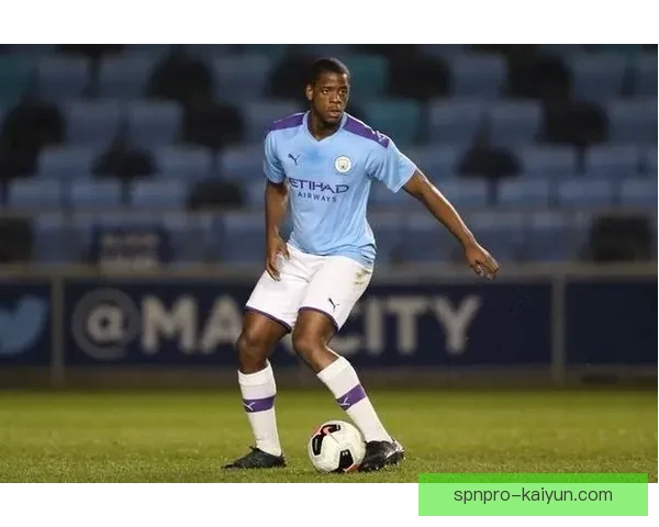 穆萨技术特点分析：传球精准与突破能力出色，值得关注。